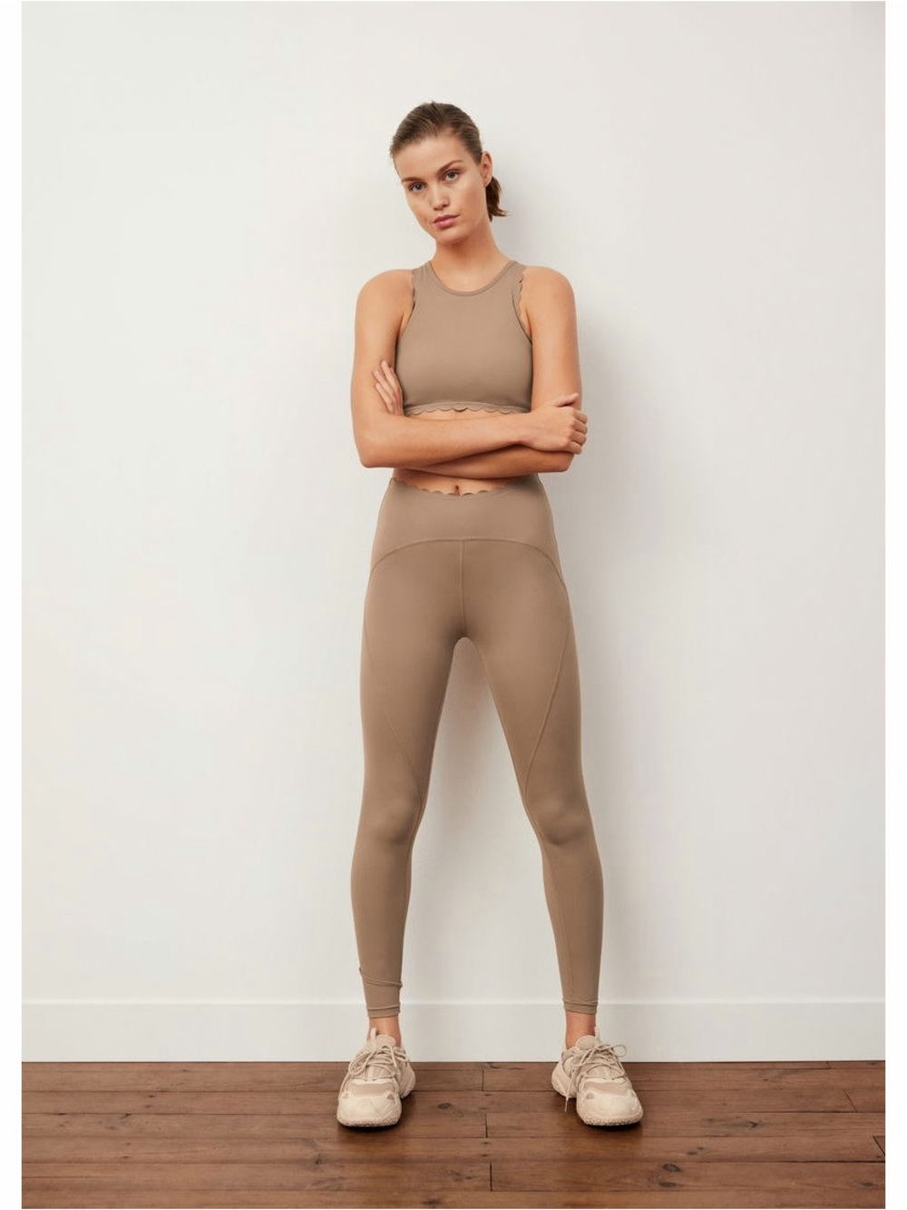 NWT Mango Scalloped Legging
